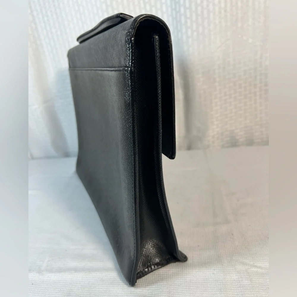3054: Louis Vuitton Taiga Leather Portfolio Case Black Project Piece